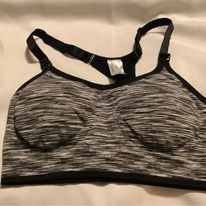 Itzon brand sports bra. NWOT